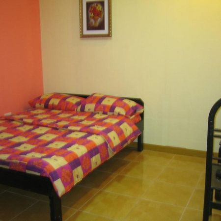 Favila Transient Rooms Pasay Bagian luar foto